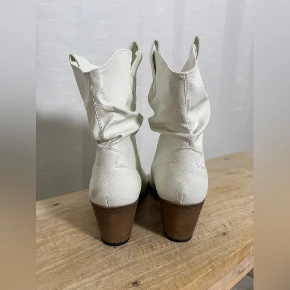 White Western Cowboy Booties | Mid-Calf Pull-On Chic Boots Festival | Size 10 - Picture 7 of 10